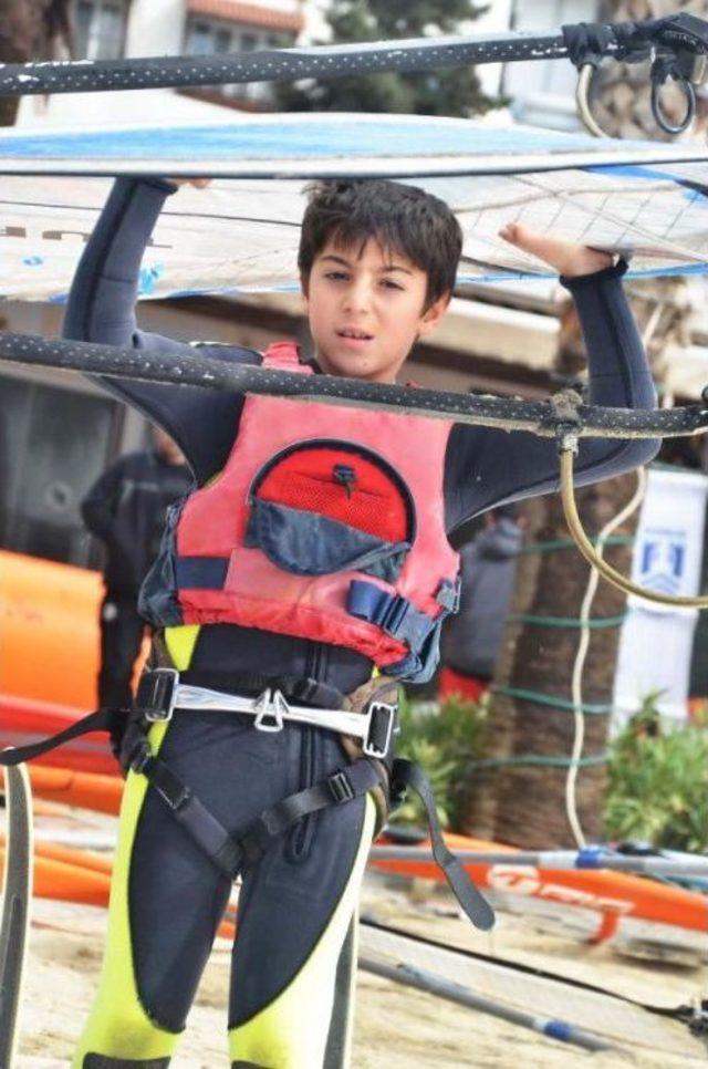 Bodrum'da Windsurf Yarışına Fırtına Damgasını Vurdu