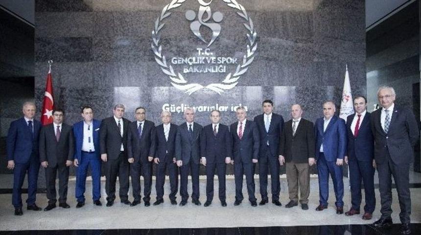 Bakan Kılı&ccedil;, Samsunspor Y&ouml;netimini Kabul Etti