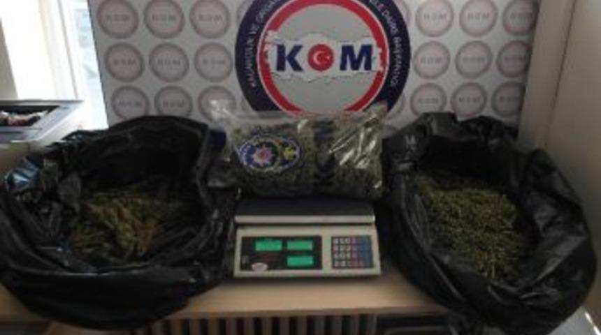 3 Kilogram Esrarla Yakalanan Zanlı Tutuklandı