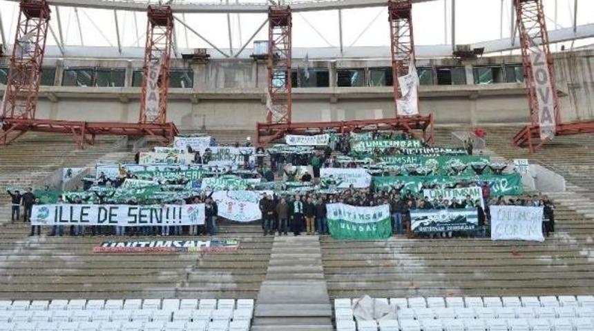 51 &Uuml;niversiteden 450 &Ouml;ğrenci Bursaspor Timsah Arena&rsquo;Da