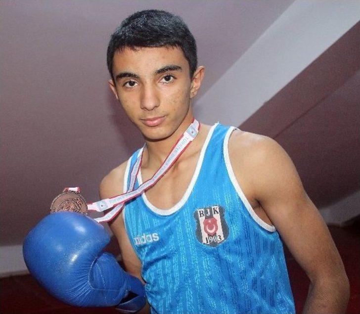 Genç Boksçu Burak Bronz Madalya İle Döndü G2