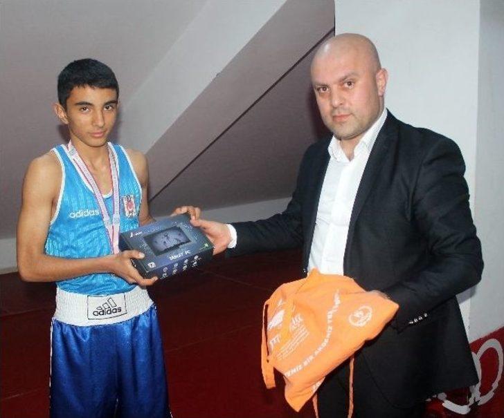 Genç Boksçu Burak Bronz Madalya İle Döndü G5