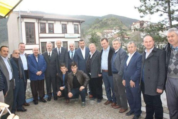 Başkan Adayı Fevzi Kılıç Kongre Davetiyelerini Kendi Dağıtıyor G2