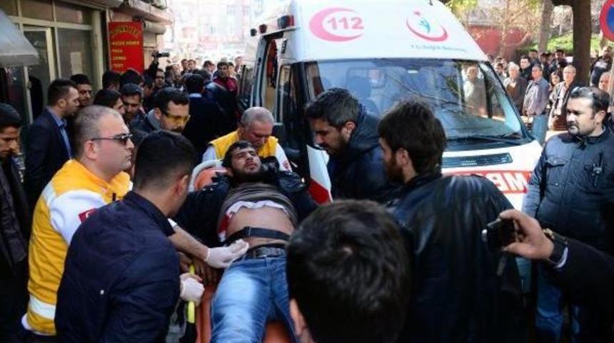 Kız Ka&ccedil;ırma Davası &Ccedil;ıkışı Kavga: 4 Yaralı