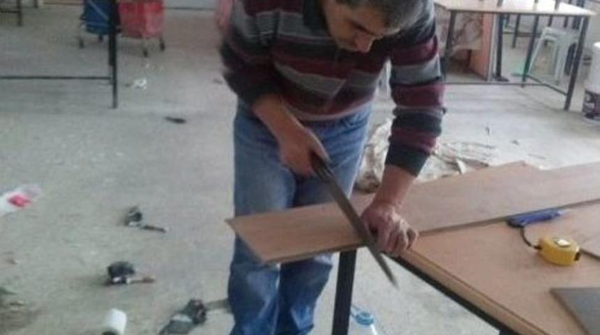 Okul M&uuml;d&uuml;r&uuml; İş&ccedil;i Gibi &Ccedil;alışarak Eksikleri Tamamladı