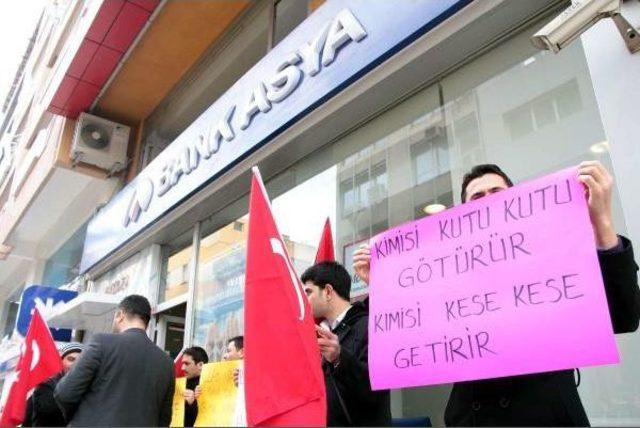 Manisa'da 'bank Asya' Tepkisi