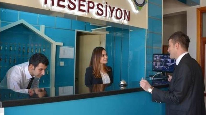 Sel&ccedil;uk&rsquo;un Uygulama Oteli, &Ouml;ğrencilere &Ccedil;alışma Fırsatı Sunuyor