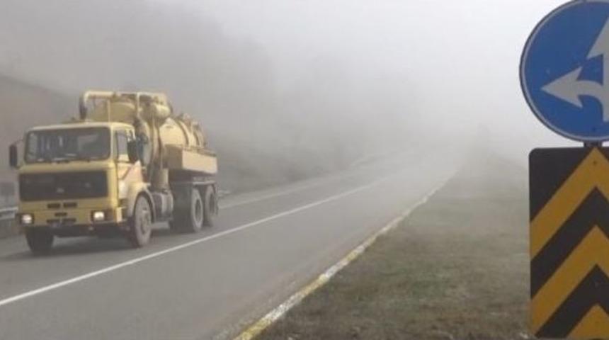 Bolu Dağı&rsquo;nda Yoğun Sis Ulaşımı Etkiliyor