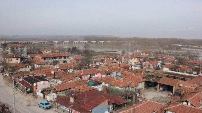 (&ouml;zel Haber) Ulaşım Sağlanamayan Karaağa&ccedil; Mahallesi Havadan G&ouml;r&uuml;nt&uuml;lendi