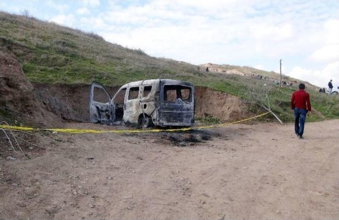 Nusaybin&rsquo;de Aracı Yakılan Kadının Cesedi Dere Kenarına Atılmış Halde Bulundu