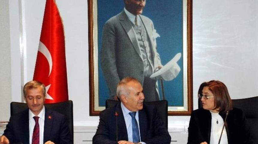 Gaziantep&rsquo;te 5 Sağlık Projesi İ&ccedil;in İmzalar Atıldı