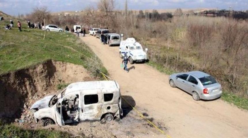 Yakılan Araç Yakınında Bir Kadının Cesedi Bulundu