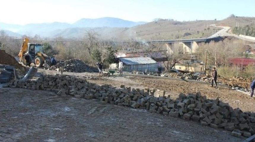 Ak&ccedil;akoca Belediyesi Parke Taşı D&ouml;şeniyor