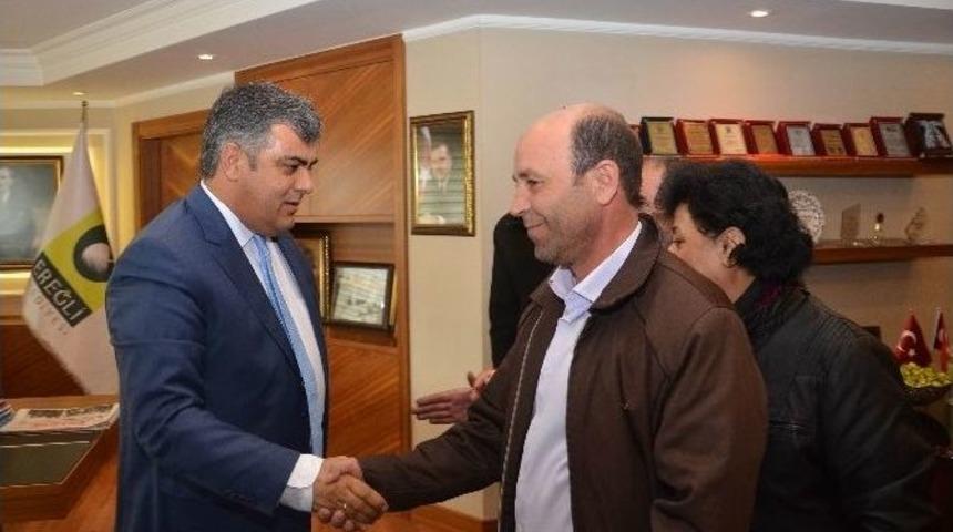 Başkan &Ouml;zg&uuml;ven Vatandaşların Sorunlarını Dinledi