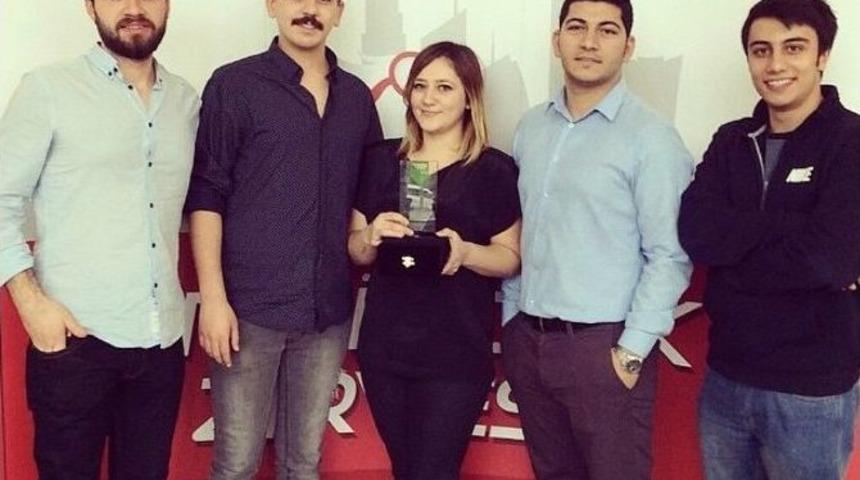 Anadolu &Uuml;niversitesi Kariyer Kul&uuml;b&uuml;&rsquo;ne &rsquo;girişimcilik&rsquo; &Ouml;d&uuml;l&uuml;