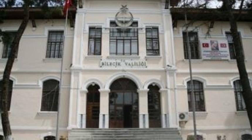 Valilikten Toplantı Alanları Ve Y&uuml;r&uuml;y&uuml;ş G&uuml;zergahları A&ccedil;ıklaması