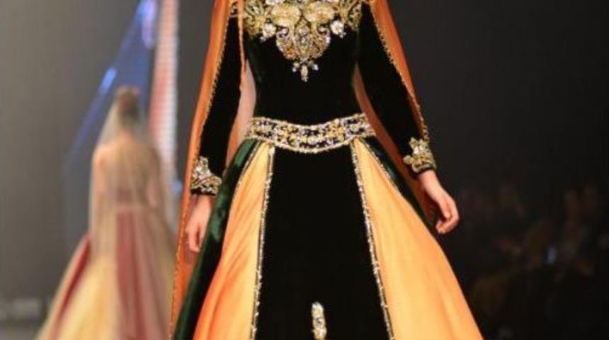 En Yeni Gelinlik Tasarımları Podyumda