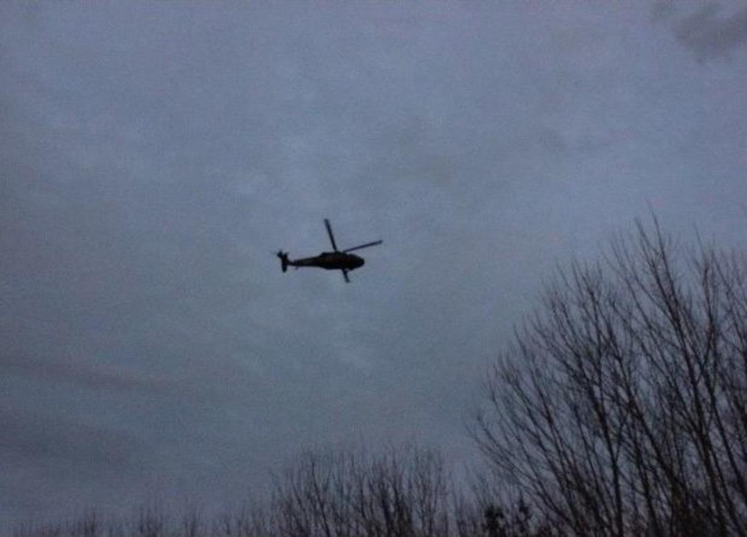 Bakan M&uuml;ezzinoğlu, Ulaşımı Kesilen Mahalleye Helikopterle Gitti