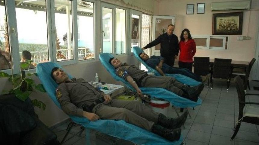 Jandarmadan Kan Bağışı