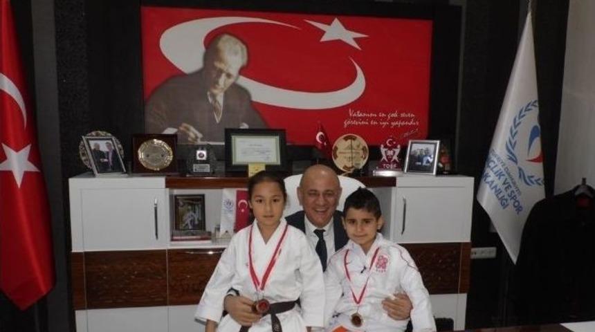 Karate Şampiyonları Hacıcaferoğlu&rsquo;nu Ziyaret Etti