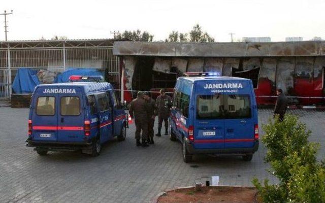 Mersin'de Fabrika Yatakhanesi Yandı: 3 Ölü