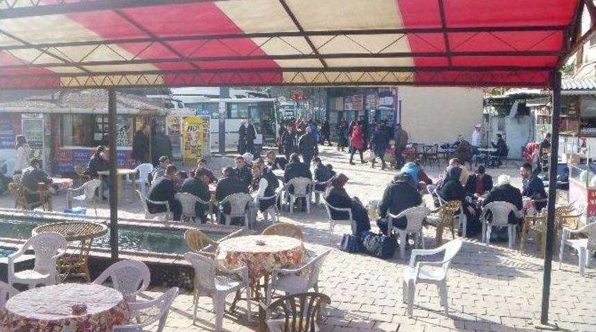 Bilecik&rsquo;e Gelen Acemi Askerler Ve Aileleri Esnafın Y&uuml;z&uuml;n&uuml; G&uuml;ld&uuml;rd&uuml;