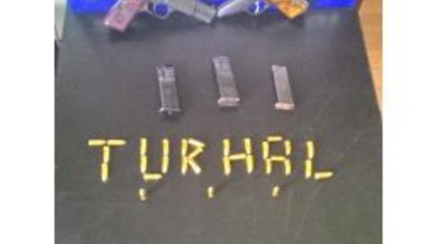 Trafik Kazasında Ruhsatsız Tabanca Ele Ge&ccedil;irildi