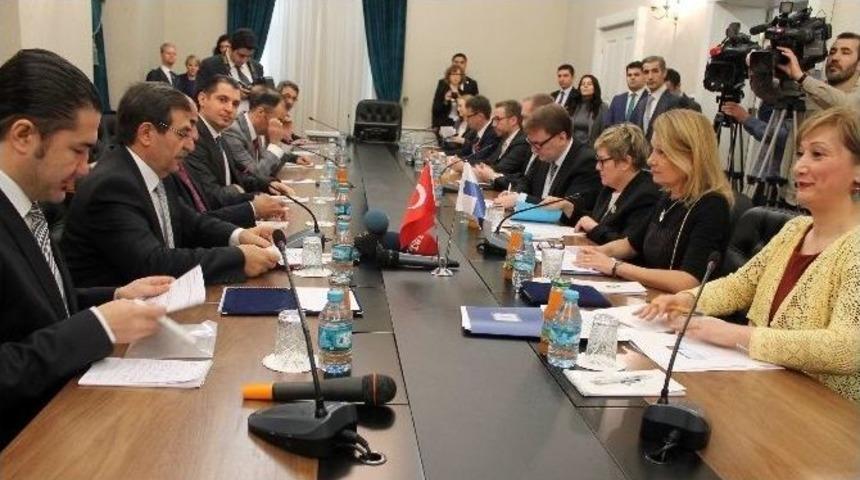 Bakan G&uuml;ll&uuml;ce, Finlandiya Avrupa İşleri Ve Dış Ticaret Bakanı Toivakka İle G&ouml;r&uuml;şt&uuml;