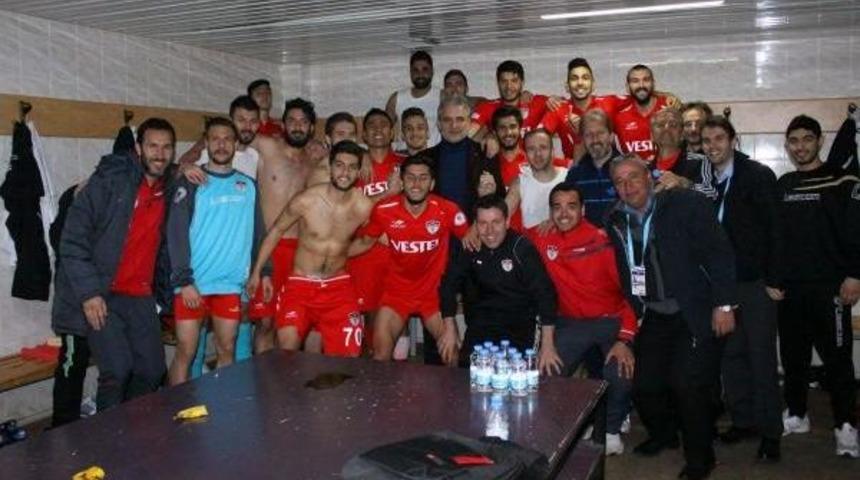 Manisaspor'da Taşkın Sert &Ccedil;ıktı