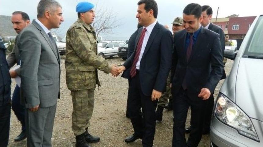 Batman Valisi Azmi &Ccedil;elik Korucularla Bir Araya Geldi