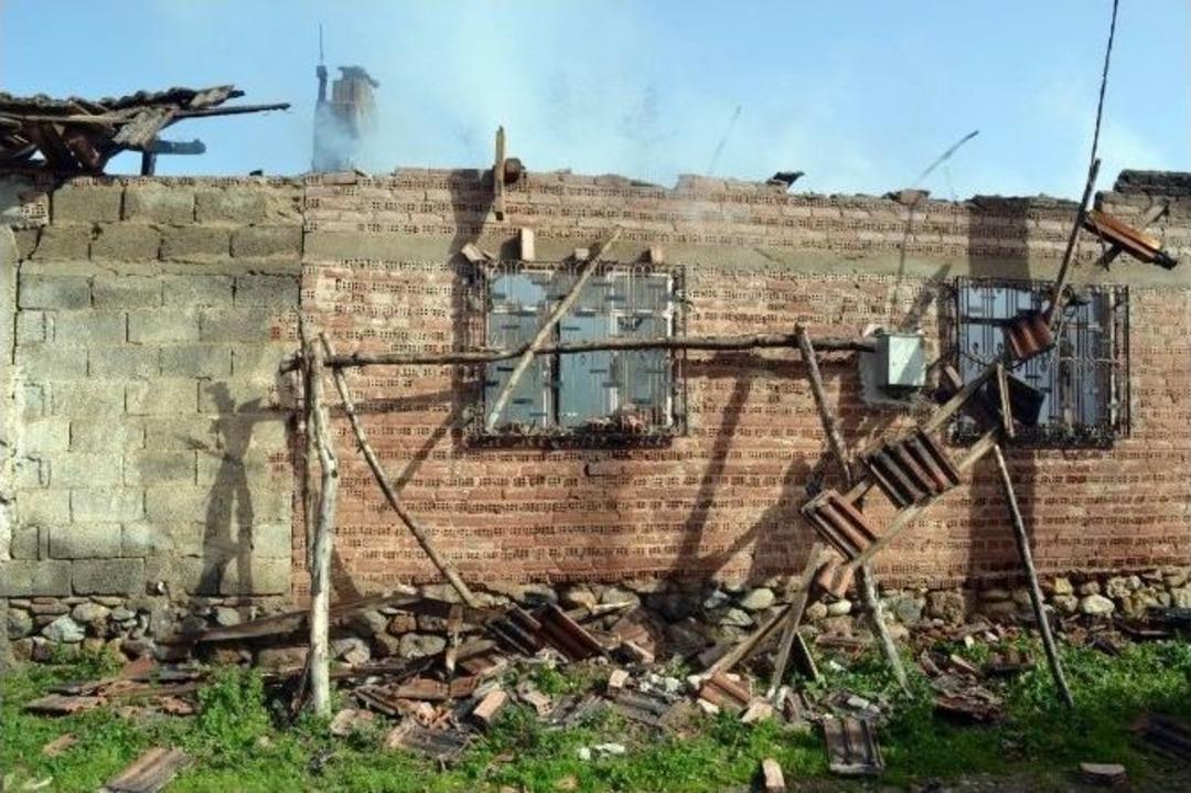 Yatalak Kadın Yangından Son Anda Kurtarıldı