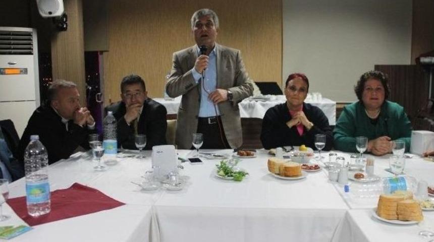 Ak Parti&rsquo;de Eski İl Başkanı G&uuml;nnar Eski Y&ouml;netim Kurulu &Uuml;yeleri İle Yemekte Buluştu