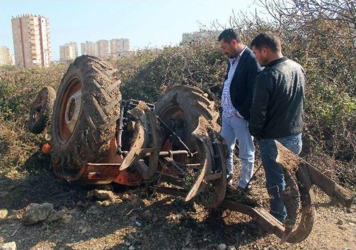 Devrilen Traktörün Altında Kalarak Ağır Yaralandı G2