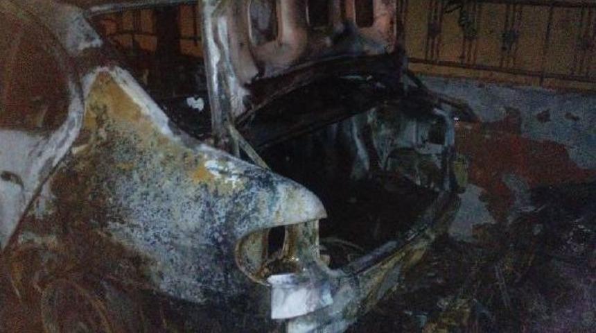 İzmit'te 4 G&uuml;nde 15 Ara&ccedil; Kundaklandı