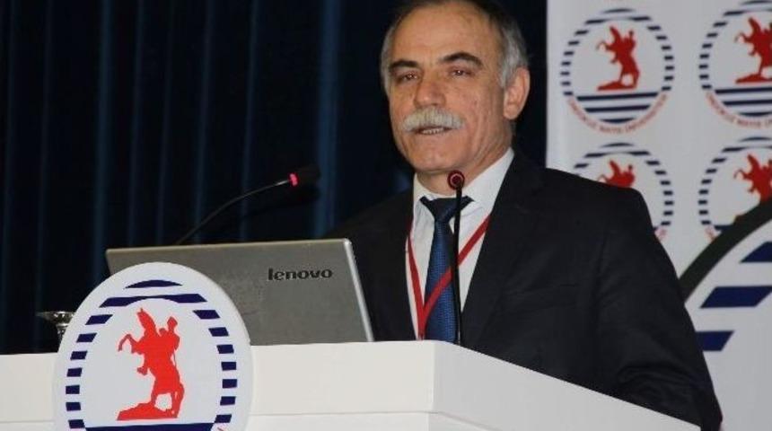 Rekt&ouml;r Akan: &ldquo;her &Ouml;ğrenci Atanma Hevesiyle &Uuml;niversiteye Başlıyor&rdquo;