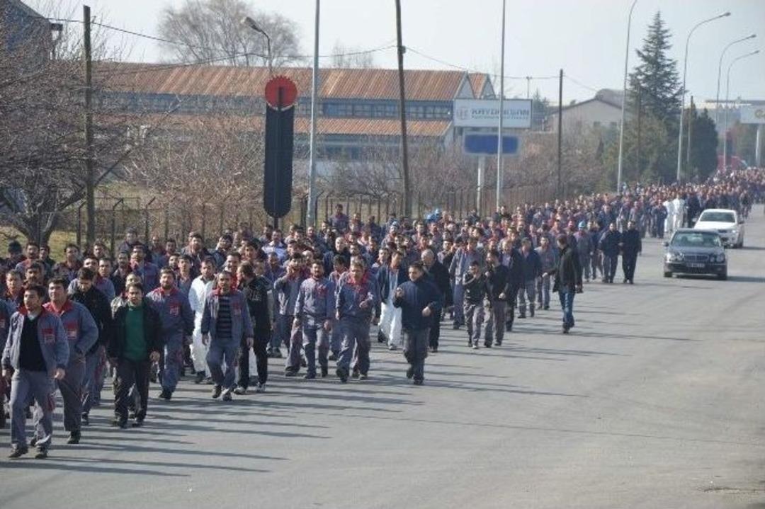 Boytaş İş&ccedil;ileri Holding Binasına Y&uuml;r&uuml;d&uuml;