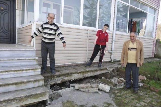 Gölcük'ün Mahmuriye Köyü'nde Heyelan Korkusu