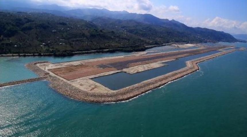 Bakan Elvan, Ordu-Giresun Havalimanı Pistine Helikopterle Inecek