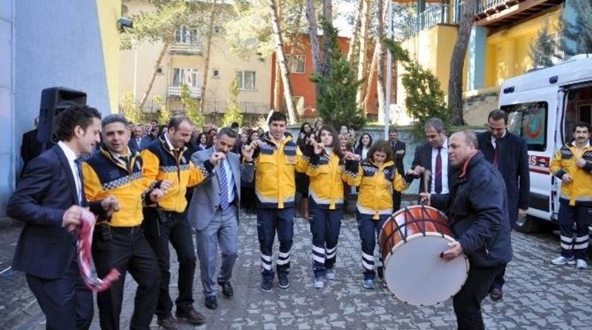 Davul-zurnalı, Halaylı, Dualı Teslim