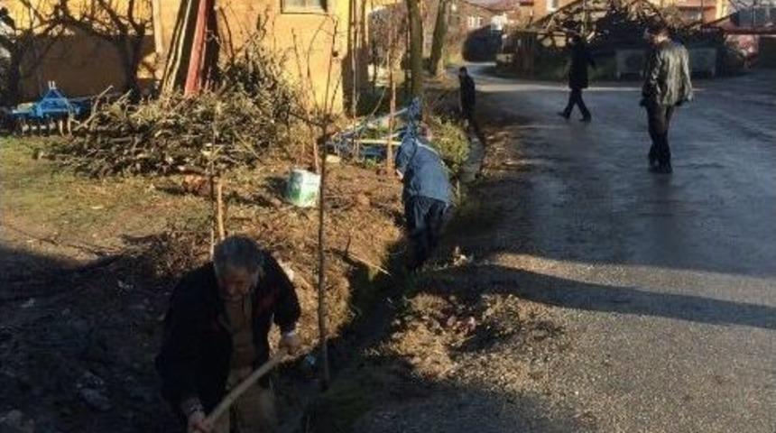 Eski K&ouml;ylere Makyaj