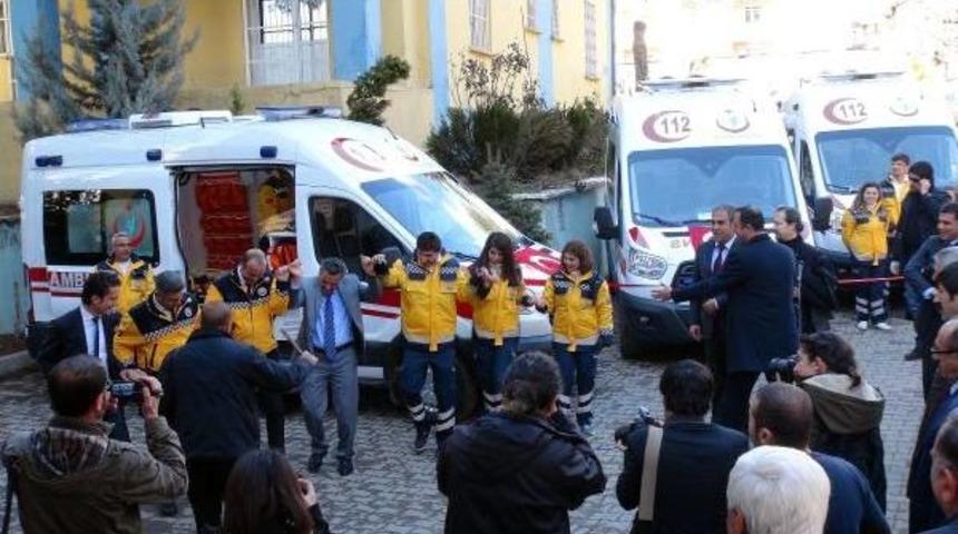 Tunceli'ye G&ouml;rderilen 4 Ambulans T&ouml;renle Hizmete Girdi