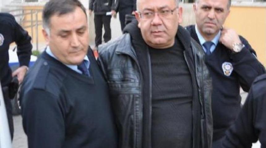 Boşandığı Eşine Kurşun Yağdırdı