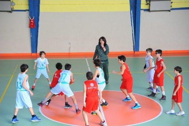 Seferihisar’da Uluslararası Basketbol Akademisi