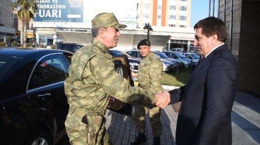 Kara Kuvvetleri Komutanı Orgeneral Akar, Suriye Sınırında