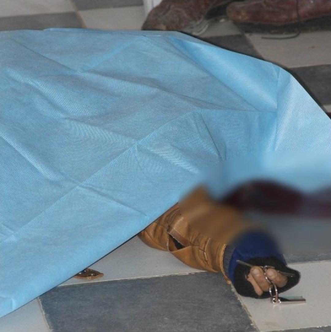 Ev Sahibi Hırsızı &Ouml;ld&uuml;rd&uuml;