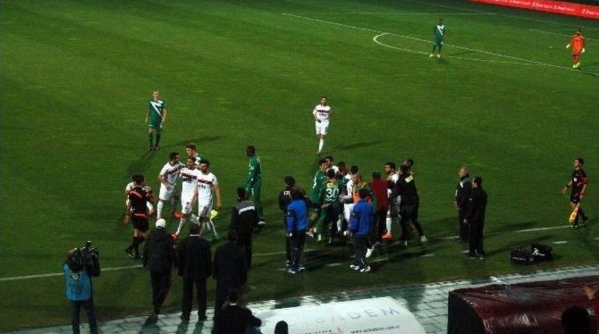 Josue Oyundan Alınmasına Tepki G&ouml;sterdi