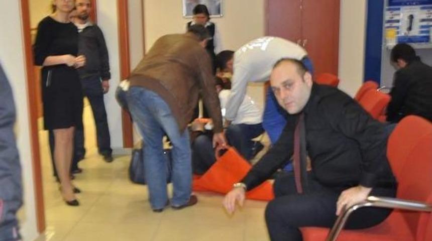 G&uuml;venlik G&ouml;revlisinin Silahıyla Bankadan 400 Bin Liralık Soygun