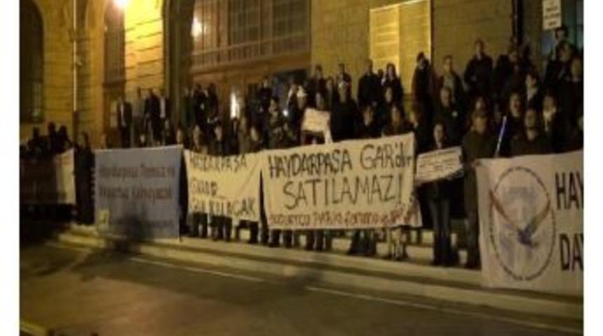 Haydarpaşa Garı I&ccedil;in Eylem...