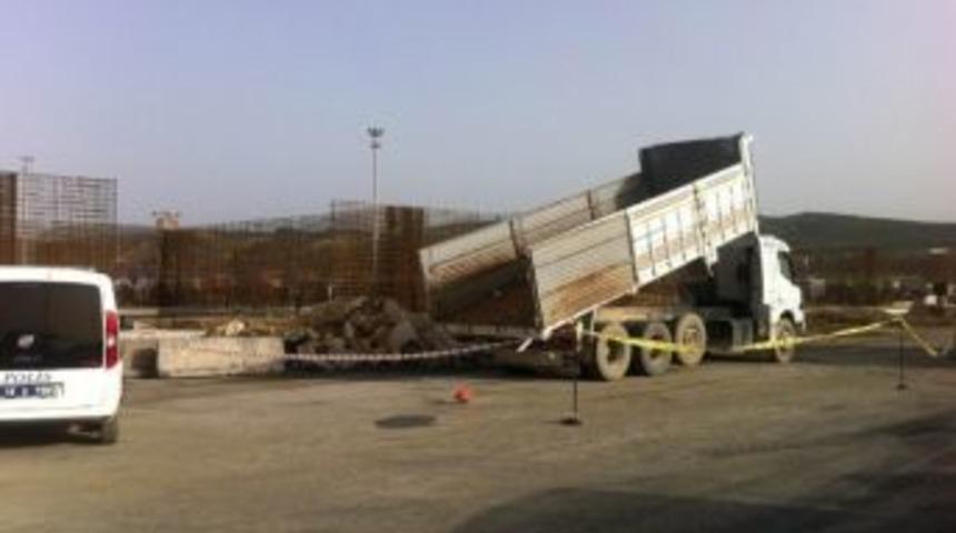 Kamyon Şof&ouml;r&uuml; Direksiyon Başında Kalp Krizi Ge&ccedil;irdi