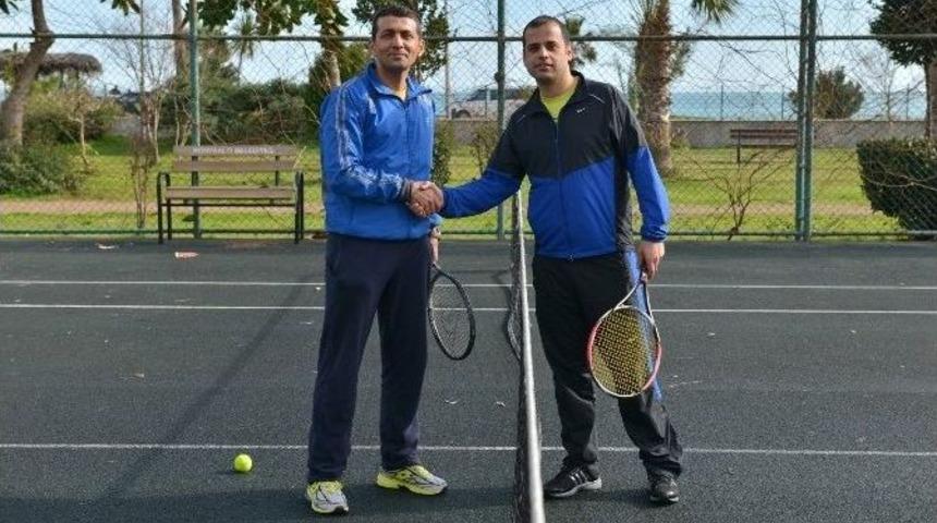 Konyaaltı&rsquo;nda Tenis Kortlarına Yoğun İlgi